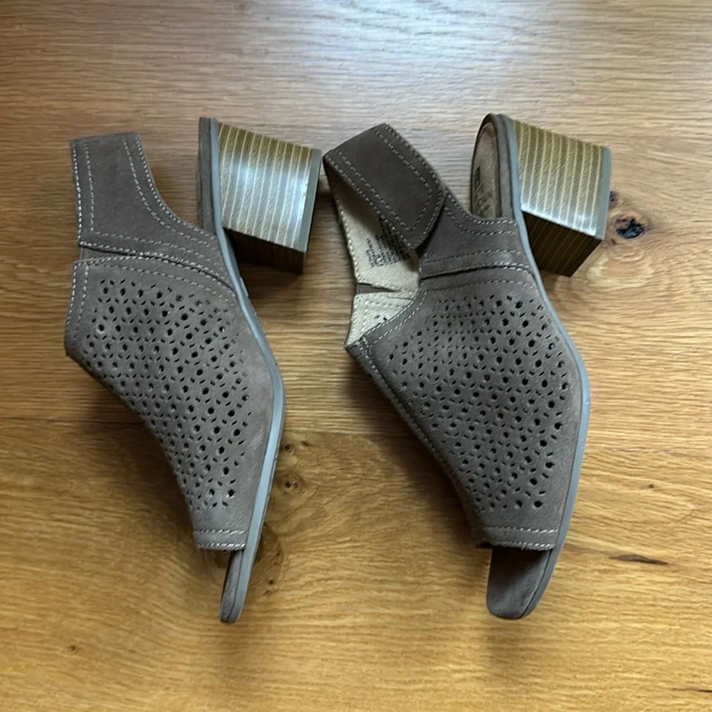 White Mountain Shoes